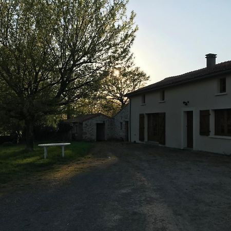 Gite A La Ferme Les Places La Chapelle-Bertrand Kültér fotó